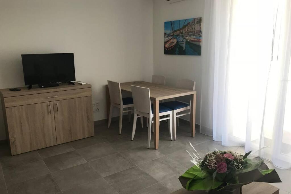 Bonifacio 3Mn Du Port! Villa Piscine Chauffee ,Clim,Wifi Luaran gambar